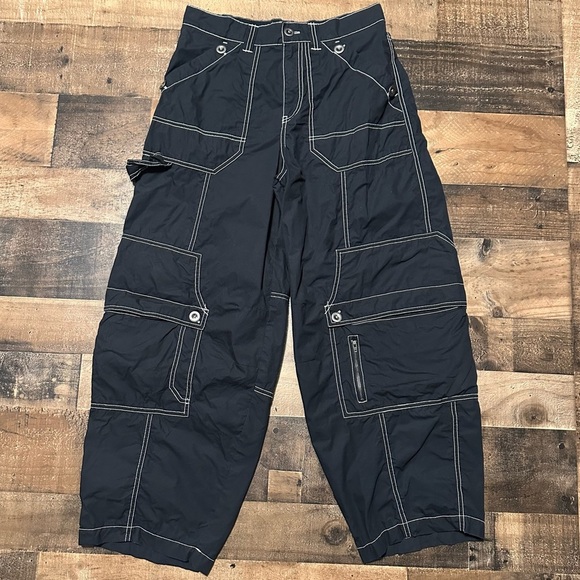 BDG Rih Baggy Cargo Pant - Picture 6 of 7